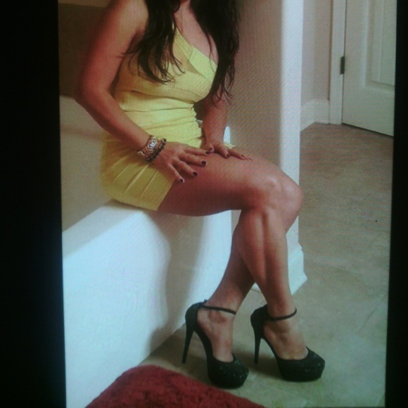 Dress - Picture 2 of 2